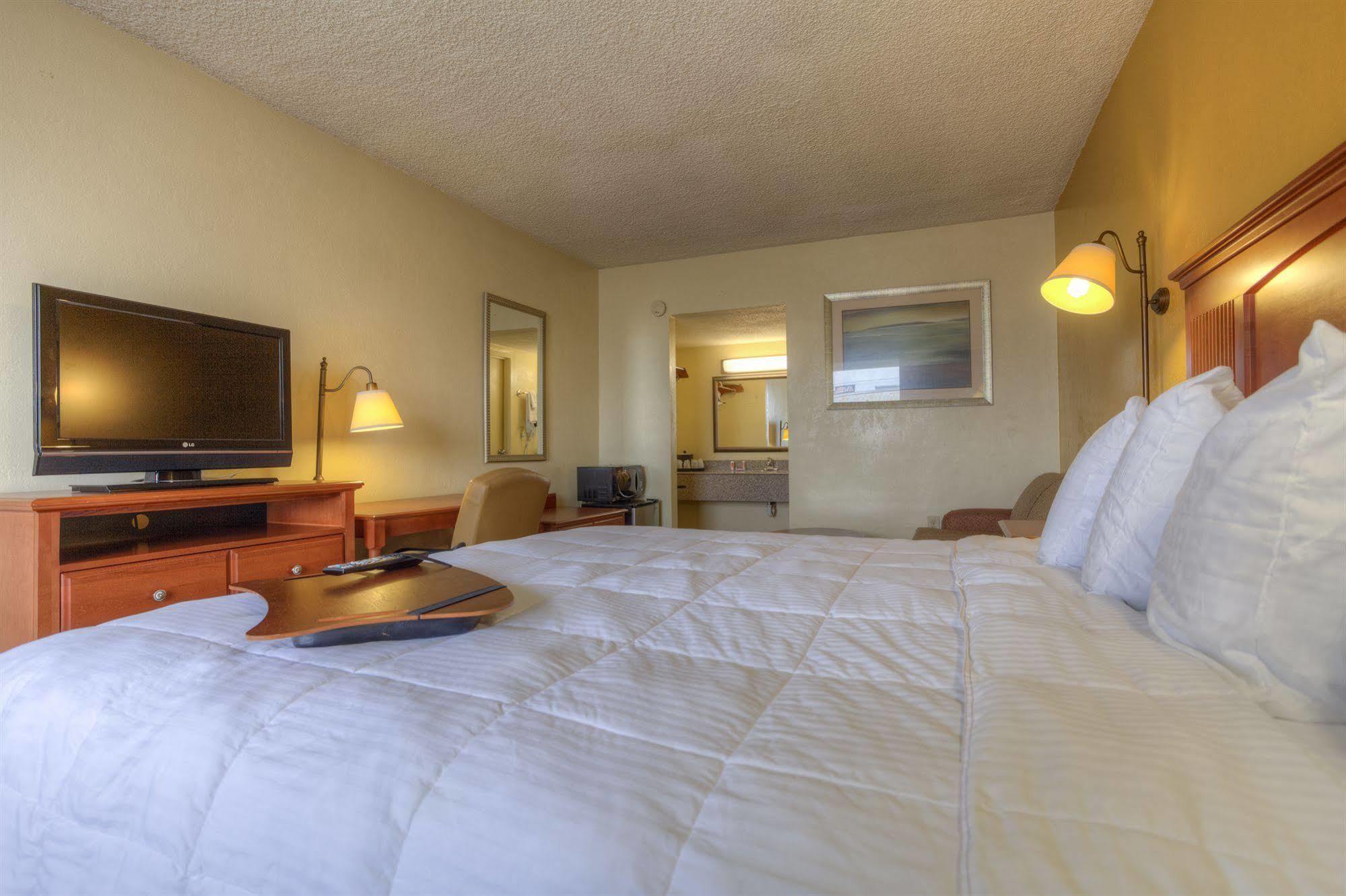 Econo Lodge Byron Exterior foto